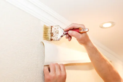 Pose de papier peint à Céret — revêtements muraux et toiles de verre